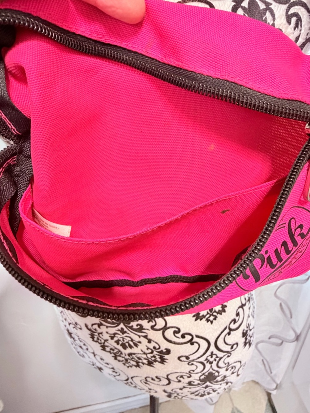 PINK Victoria's Secret Hot Pink Crossbody Bag - Picture 5 of 6